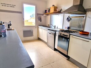 Fridge, microwave, oven, stovetop - Charming T3 for 6 pers. with parking in Banyuls-Sur-Mer (Banyuls-sur-Mer)