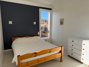 2 bedrooms