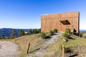 Basic Chalet | Exterior