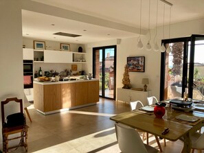 Dining - Spacious villa in Carqueiranne for 10 people, near the sea (Carqueiranne)