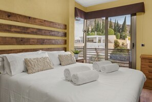 4 Schlafzimmer, Zimmersafe, Bügeleisen/Bügelbrett, kostenloses WLAN