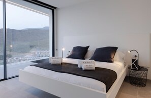 5 bedrooms, in-room safe, iron/ironing board, free WiFi