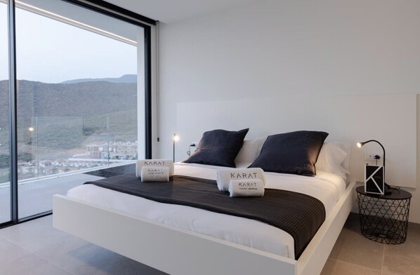 5 عدّة غرف نوم وخزنة داخل الغرفة ومكواة/لوح كي وواي فاي مجانًا