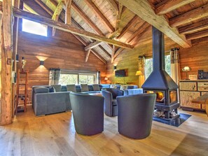 Télévision, cheminée