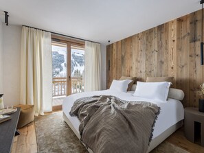 6 bedrooms, free WiFi, bed sheets