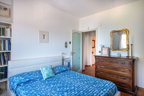 2 Schlafzimmer, Bügeleisen/Bügelbrett, Bettwäsche