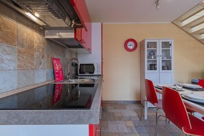 Fridge, microwave, dishwasher, coffee/tea maker