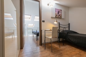 2 chambres, fer et planche à repasser, Wi-Fi gratuit, draps fournis