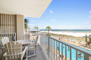 Outdoor dining - Shoalwater 203 by Liquid Life (Orange Beach)