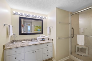 Shower, towels - Shoalwater 203 by Liquid Life (Orange Beach)