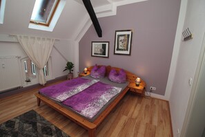 2 chambres, fer et planche à repasser, Wi-Fi, draps fournis