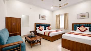 Standard Triple Room | Hypo-allergenic bedding, desk, laptop workspace, soundproofing