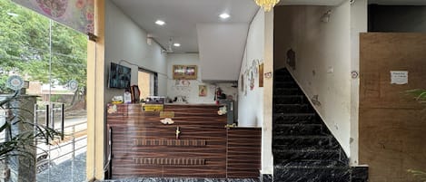 Quầy tiếp tân