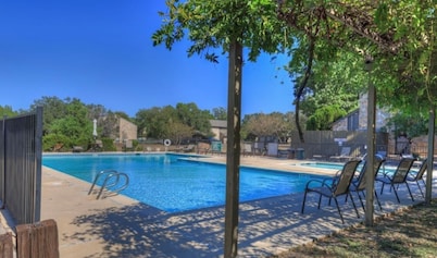 Tennis, pickleball, swimming pool and pet friendly!