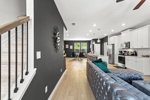 Interior - Modern 4BR/4B Near Downtown ATL (Atlanta)