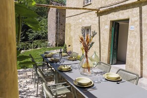 Outdoor dining - 7BR Tuscan Oasis with Pool (Capannori)