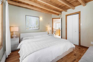 5 bedrooms, WiFi, bed sheets