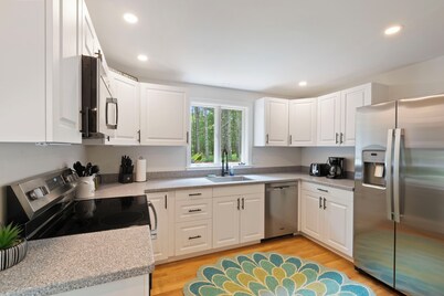 Cape Escape: Beaches and Bonfires with King bed