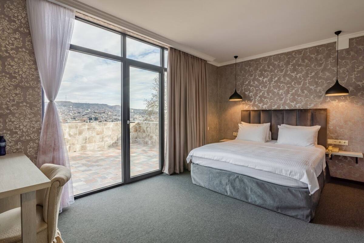 Suite with Terrace | Egyptian cotton sheets, premium bedding, memory foam beds, minibar