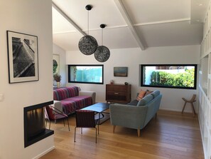 Smart TV, fireplace, video games, DVD player - Contemporary Basque house, swimming pool and fronton (Saint-Jean-de-Luz)