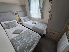 3 bedrooms, iron/ironing board, free WiFi, bed sheets