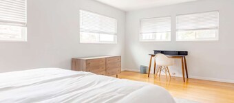 3-Bedroom Hillside Home Minutes from Oakland's Zoo