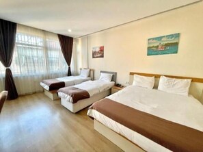 Economy-Zweibettzimmer, Stadtblick