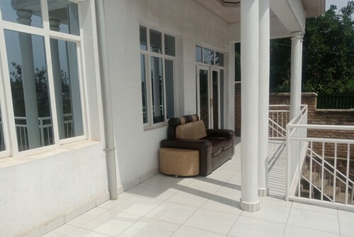 Lovely 2-bedroom apartment with WiFi in vibrant Kigali