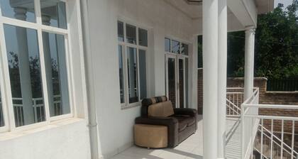 Lovely 2-bedroom apartment with WiFi in vibrant Kigali