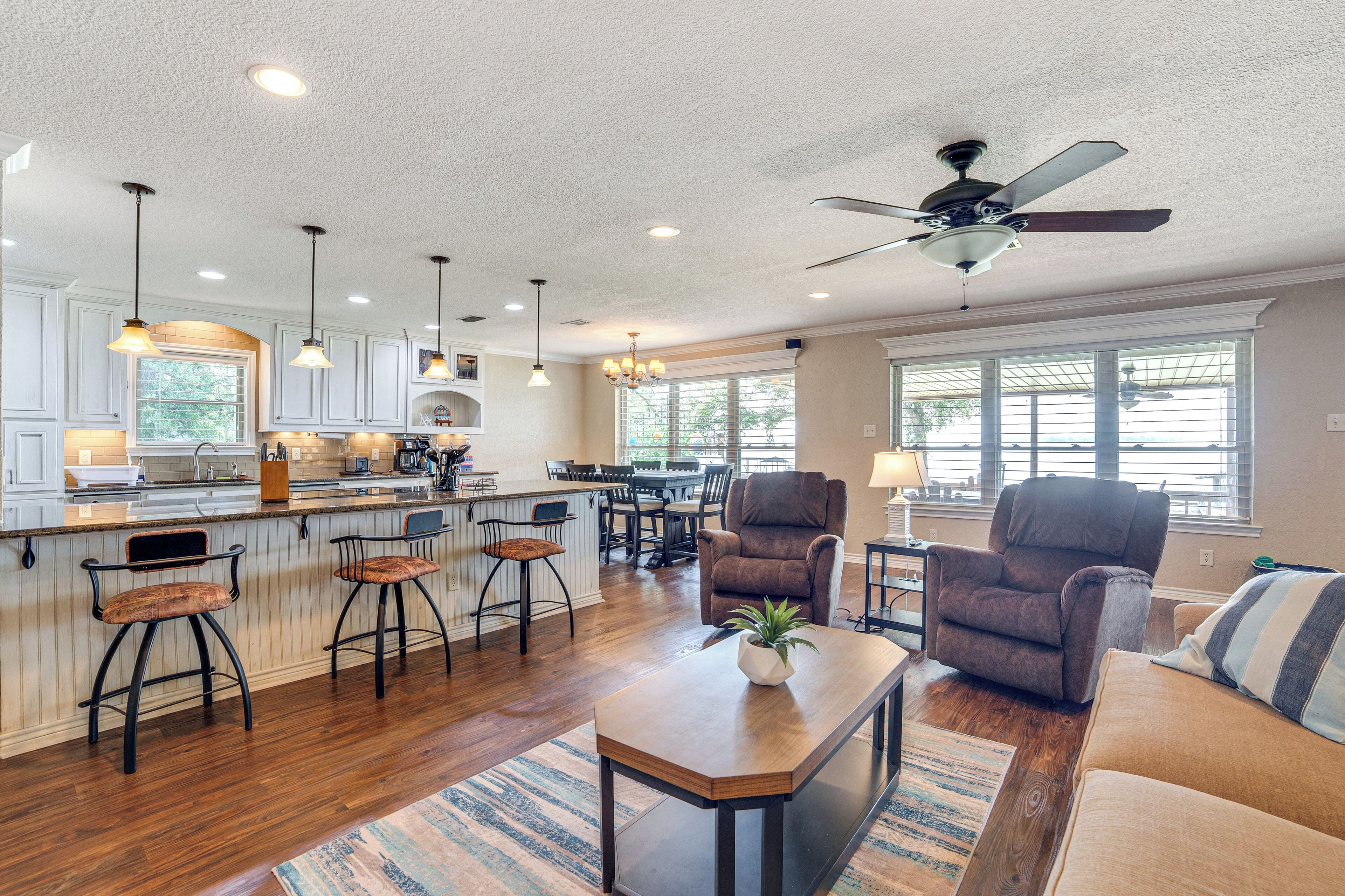 المنشأة من الداخل