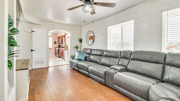 House (3 Bedrooms) | Depan hartanah