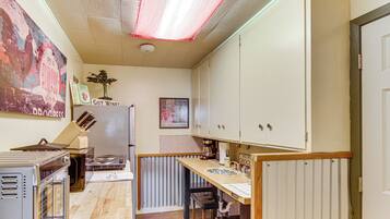 Apartment (0 Bedroom) | Bahagian dalam