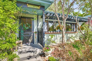 Interior - Walk to Dtwn Livingston: Studio w/ Mtn Views! (Livingston)