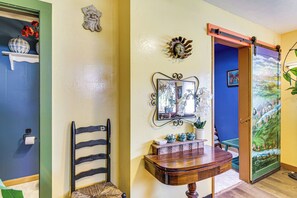 Apartment (0 Bedroom) | Interior - Walk to Dtwn Livingston: Studio w/ Mtn Views! (Livingston)