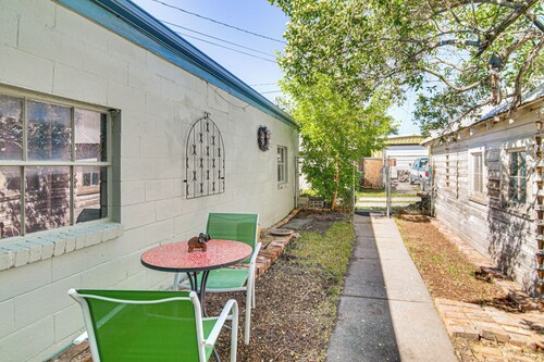 Walk to Dtwn Livingston: Studio w/ Mtn Views!