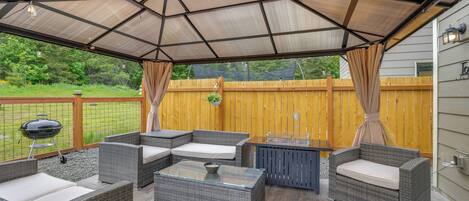 Apartment (4 Bedrooms) | Front of property