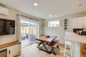 Apartment (4 Bedrooms) | Interior - 2 Mi to Olympic National Park: Sun-soaked Haven! (Port Angeles)