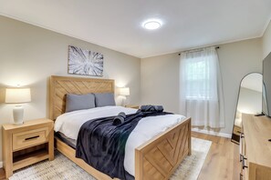 House (4 Bedrooms) | Interior - Golf, Hike, Ski & More: Retreat in Tannersville (Tannersville)