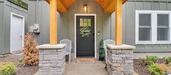 Golf, Hike, Ski & More: Retreat in Tannersville