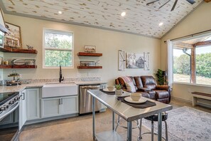 House (1 Bedroom) | Interior