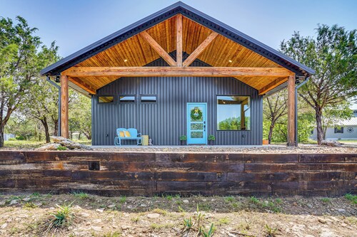 Recently Built Cabin w/ Pavilion in Granbury!