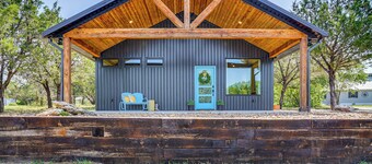 Recently Built Cabin w/ Pavilion in Granbury!