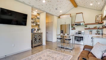 House (1 Bedroom) | Interior
