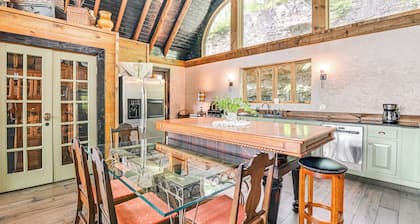 Upscale Getaway on Smith Lake w/ Boat Dock