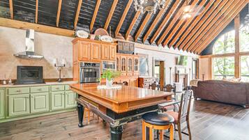 Rumah (5 Bedrooms) | Interior