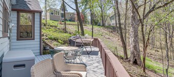 Charming Cottage: Steps to Lake Wandawega!