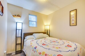 Interior - Pool & Fishing Access: Apt Near Mark Twain Lake (Stoutsville)