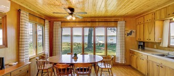 Hackensack Waterfront Retreat on Tenmile Lake