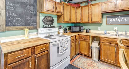 < 1/2 Mi to Lake: Secluded Gem in Cherokee Village