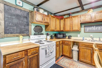 < 1/2 Mi to Lake: Secluded Gem in Cherokee Village